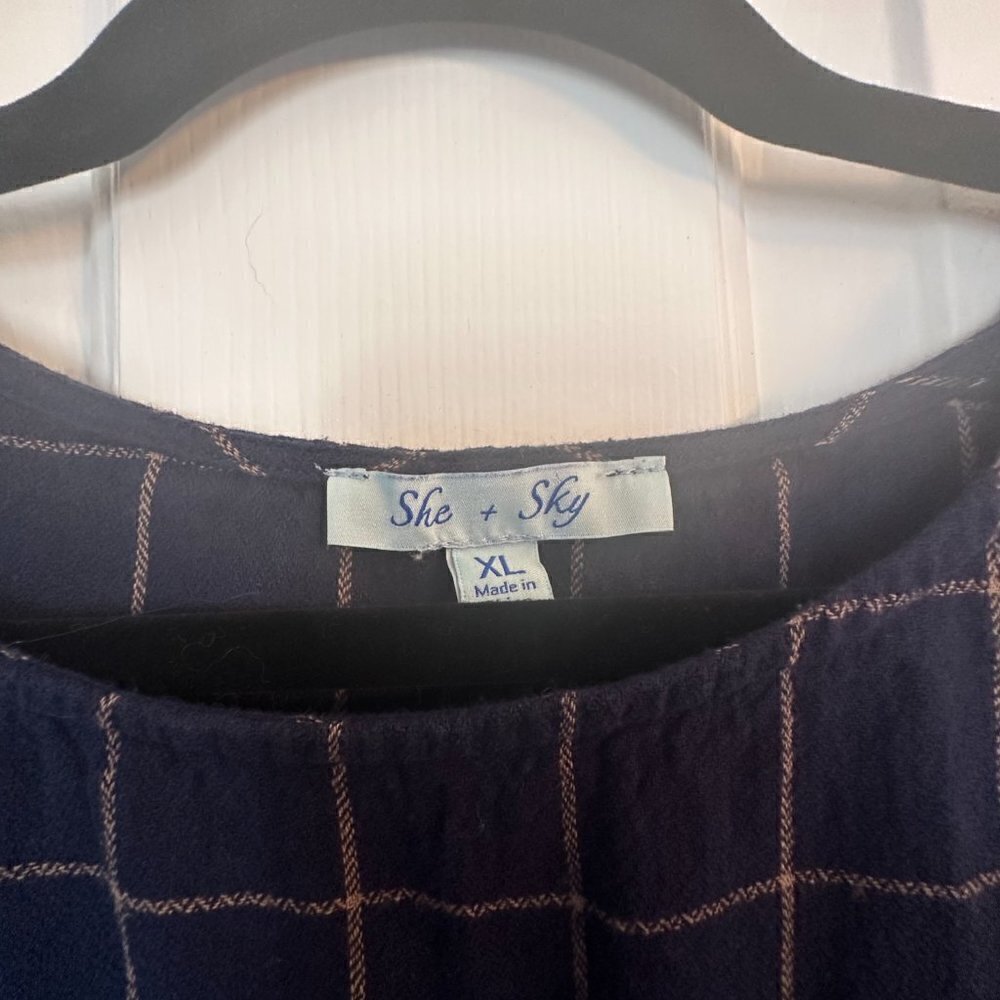 She + Sky 100% Cotton Navy Blue Top w/tie front & button sleeves Womens size XL - Picture 5 of 6